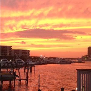 Meet your Posher, Victoria